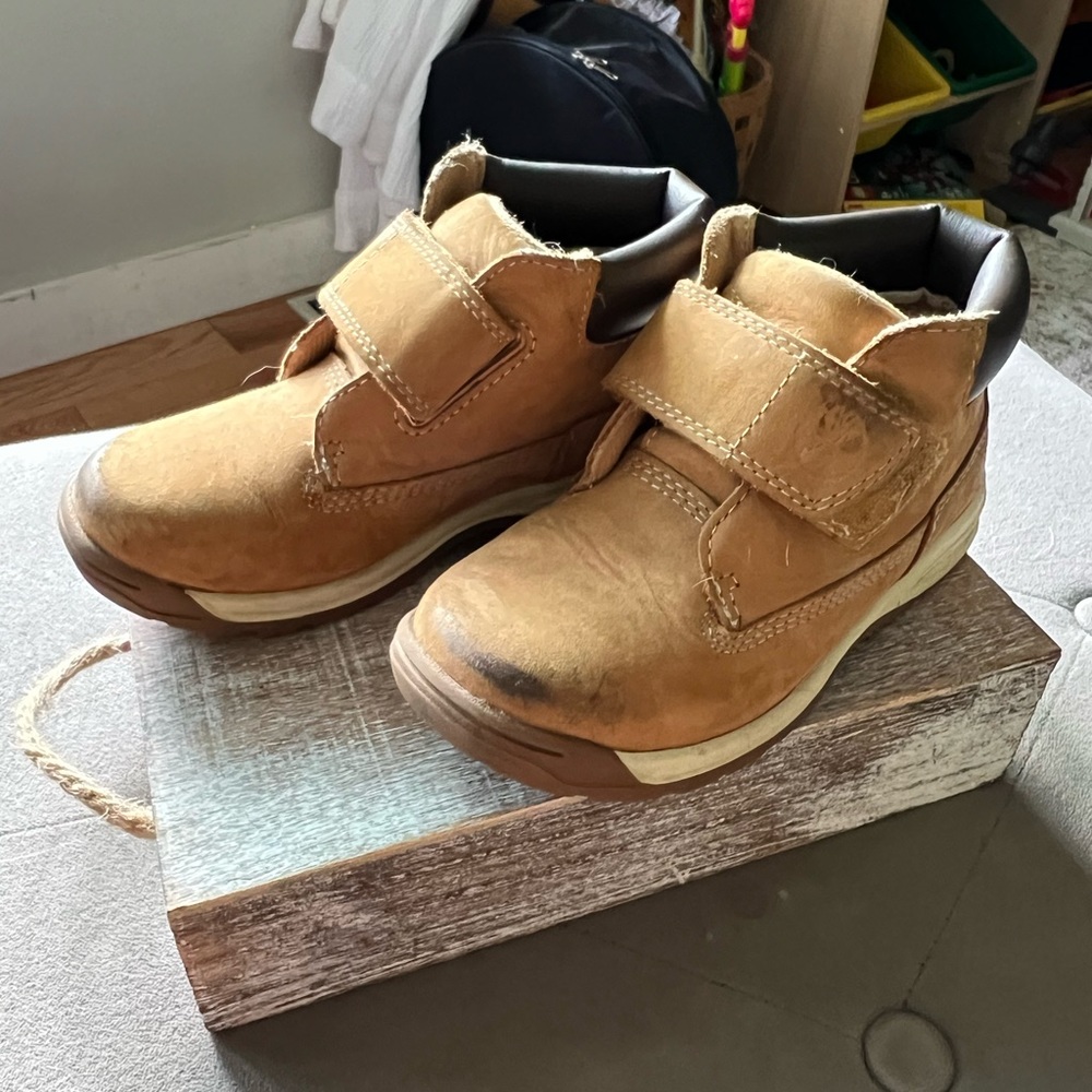 Timberland toddler 10 Velcro boot